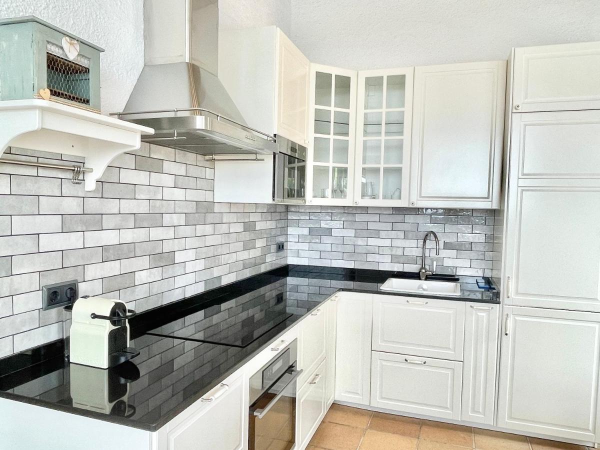 Villa Only Adults 2 Pax - Piscina Privada - A/C - Wifi - Bbq Blanes Bagian luar foto